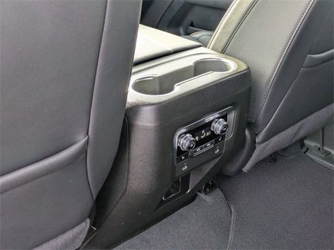 Used 2024 GMC Yukon AT4 image 32