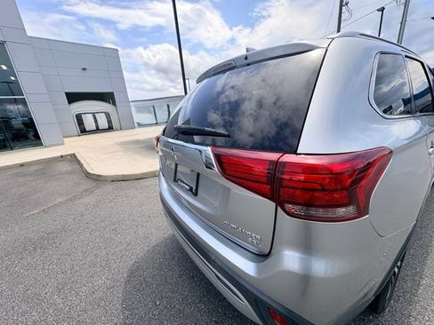 Used 2019 Mitsubishi Outlander SEL AWD/4WD image 5
