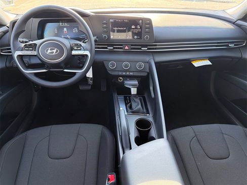 New 2026 Hyundai Elantra SE image 22