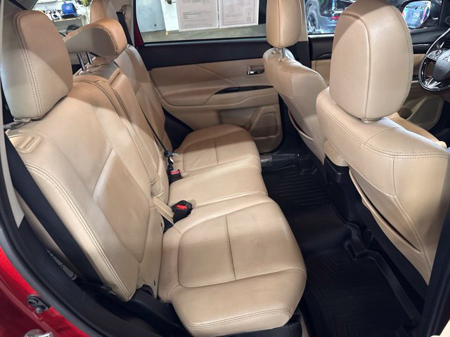 Used 2018 Mitsubishi Outlander SEL AWD/4WD image 24