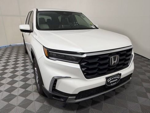 Used 2025 Honda Pilot EX-L image 8