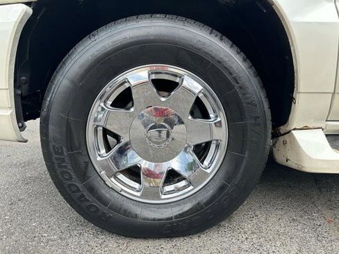 Used 2005 Cadillac Escalade EXT AWD/4WD image 23
