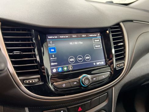 Used 2020 Chevrolet Trax LT FWD image 14