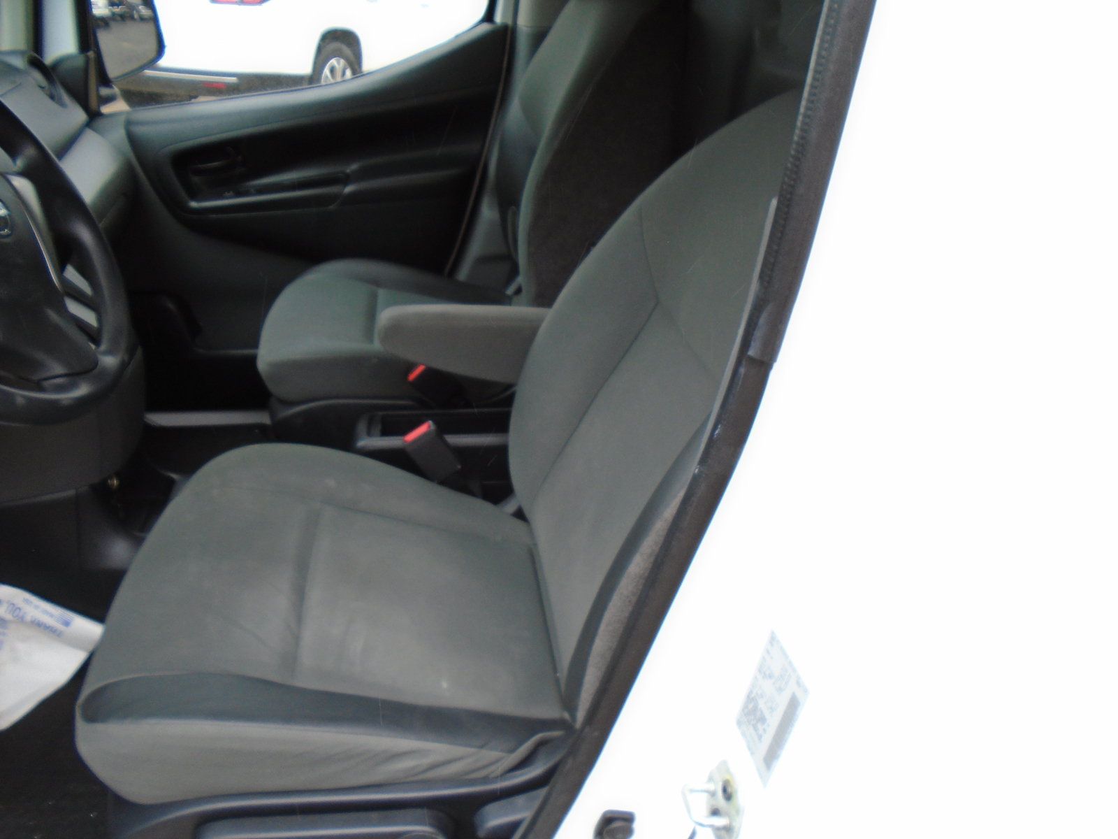 Used 2018 Nissan NV200 S FWD image 9