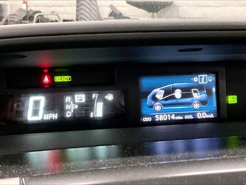 Used 2015 Toyota Prius V Four image 22