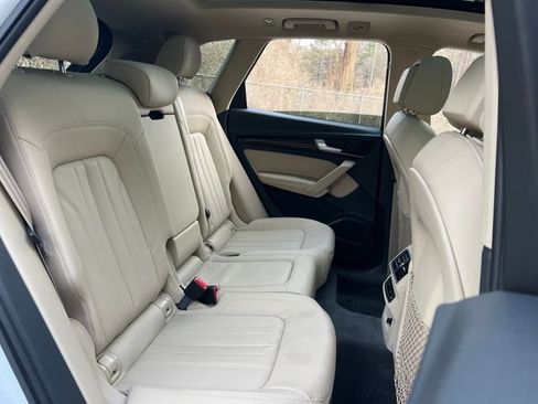 Used 2019 Audi Q5 Prestige w/ Prestige Package image 28