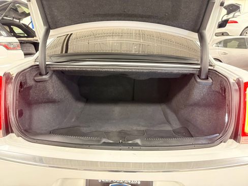 Used 2018 Chrysler 300 Touring image 19