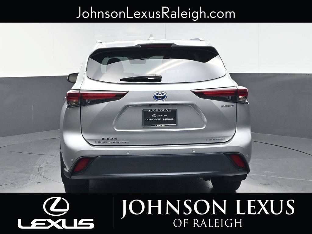 Used 2024 Toyota Highlander Limited AWD/4WD image 8