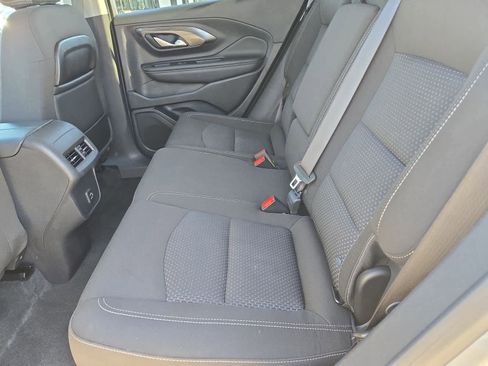 Used 2024 GMC Terrain SLE image 18