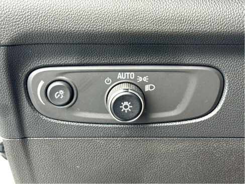 Used 2022 Buick Envision Preferred image 12