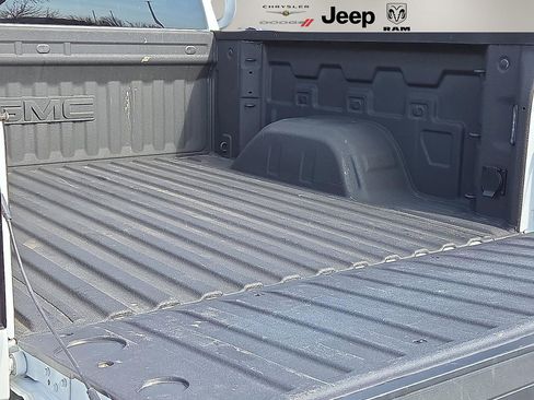 Used 2025 GMC Sierra 1500 Elevation w/ LPO, Elevation Black Package image 9