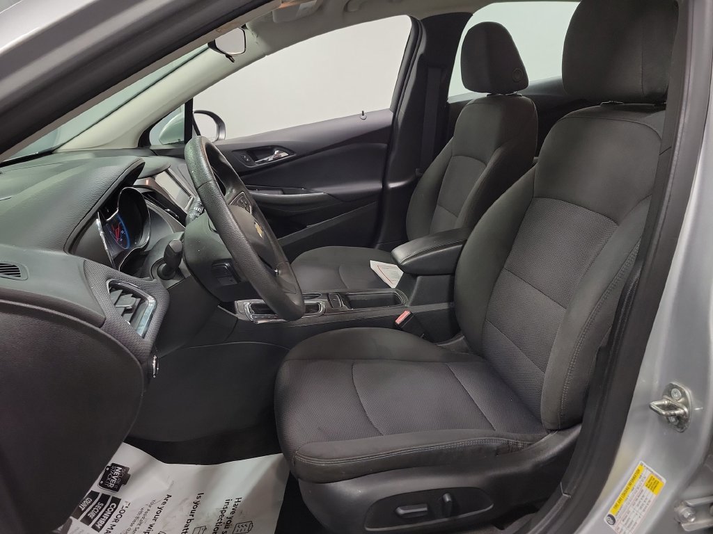 Used 2017 Chevrolet Cruze LT w/ Convenience Package FWD image 14