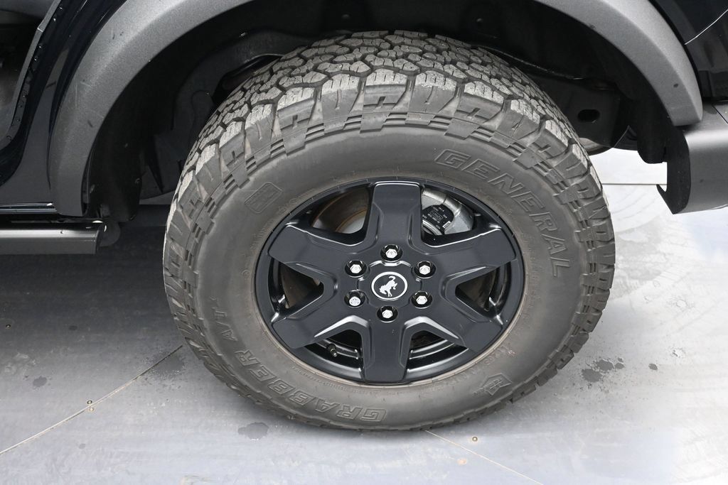 Used 2024 Ford Bronco Black Diamond AWD/4WD image 9