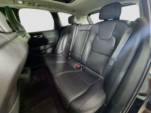Certified 2024 Volvo XC60 B5 Plus w/ Protection Package Premier AWD/4WD image 21