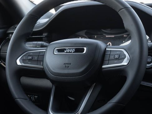 Used 2023 Jeep Compass Latitude AWD/4WD image 26