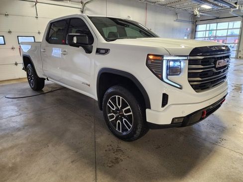 Used 2025 GMC Sierra 1500 AT4 image 6