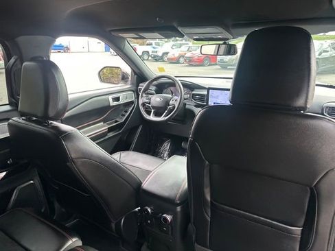 Used 2023 Ford Explorer ST-Line image 23