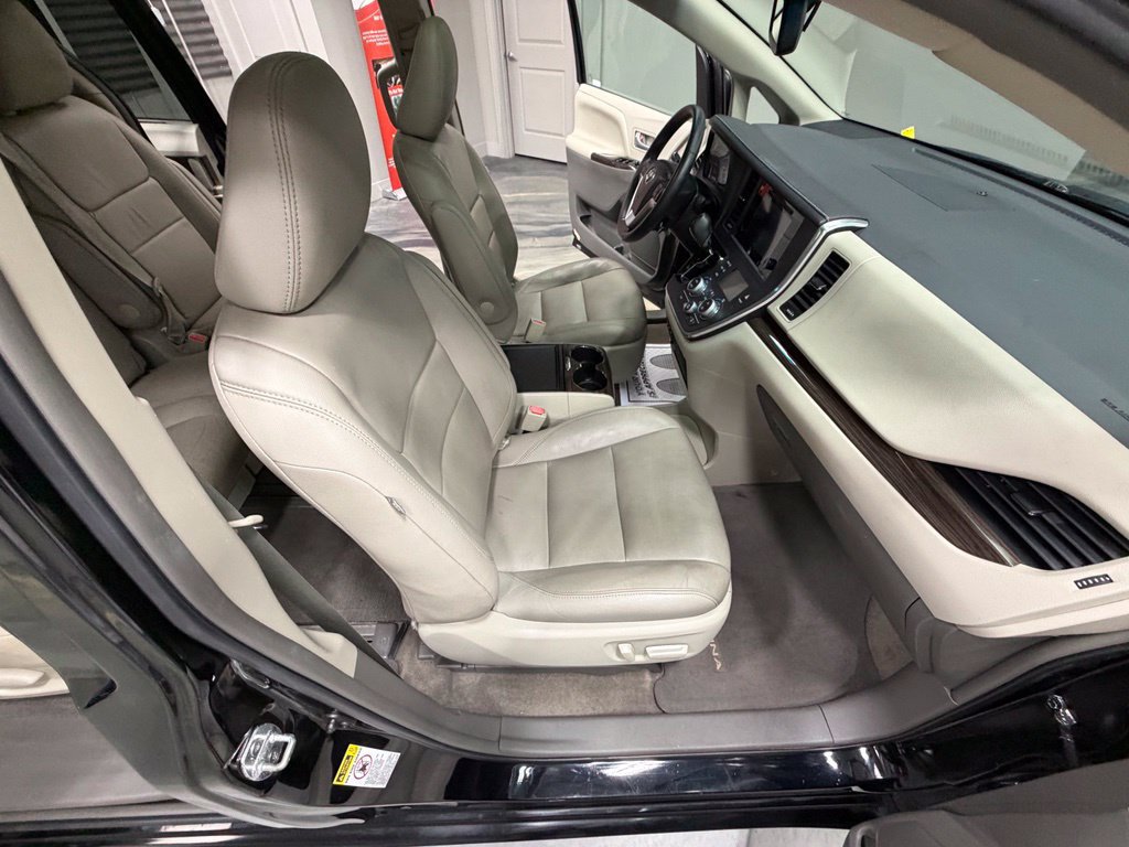 Used 2016 Toyota Sienna XLE w/ XLE Navigation Package FWD image 45