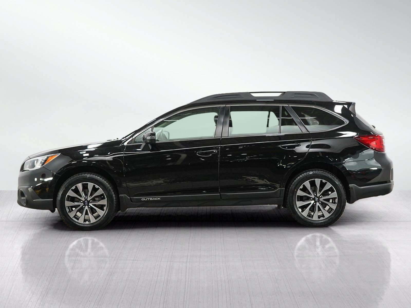 Used 2017 Subaru Outback 3.6R Limited AWD/4WD image 2