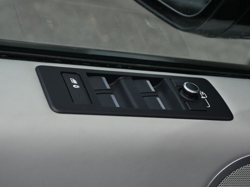 Used 2019 Land Rover Discovery HSE Luxury AWD/4WD image 12