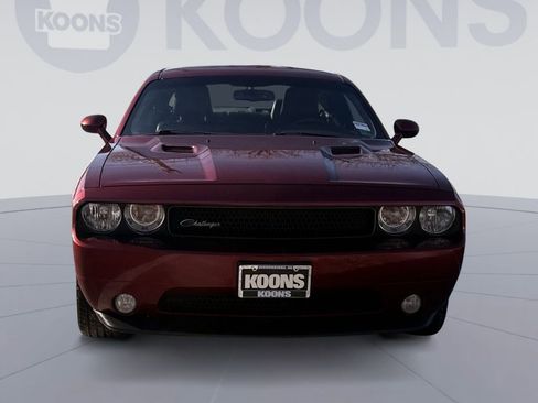 Used 2014 Dodge Challenger SXT image 11