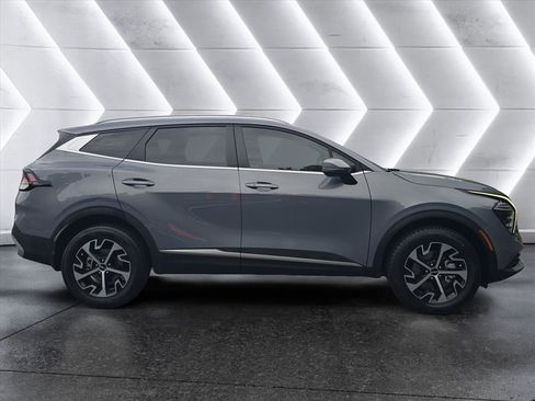 Used 2025 Kia Sportage EX AWD/4WD image 6