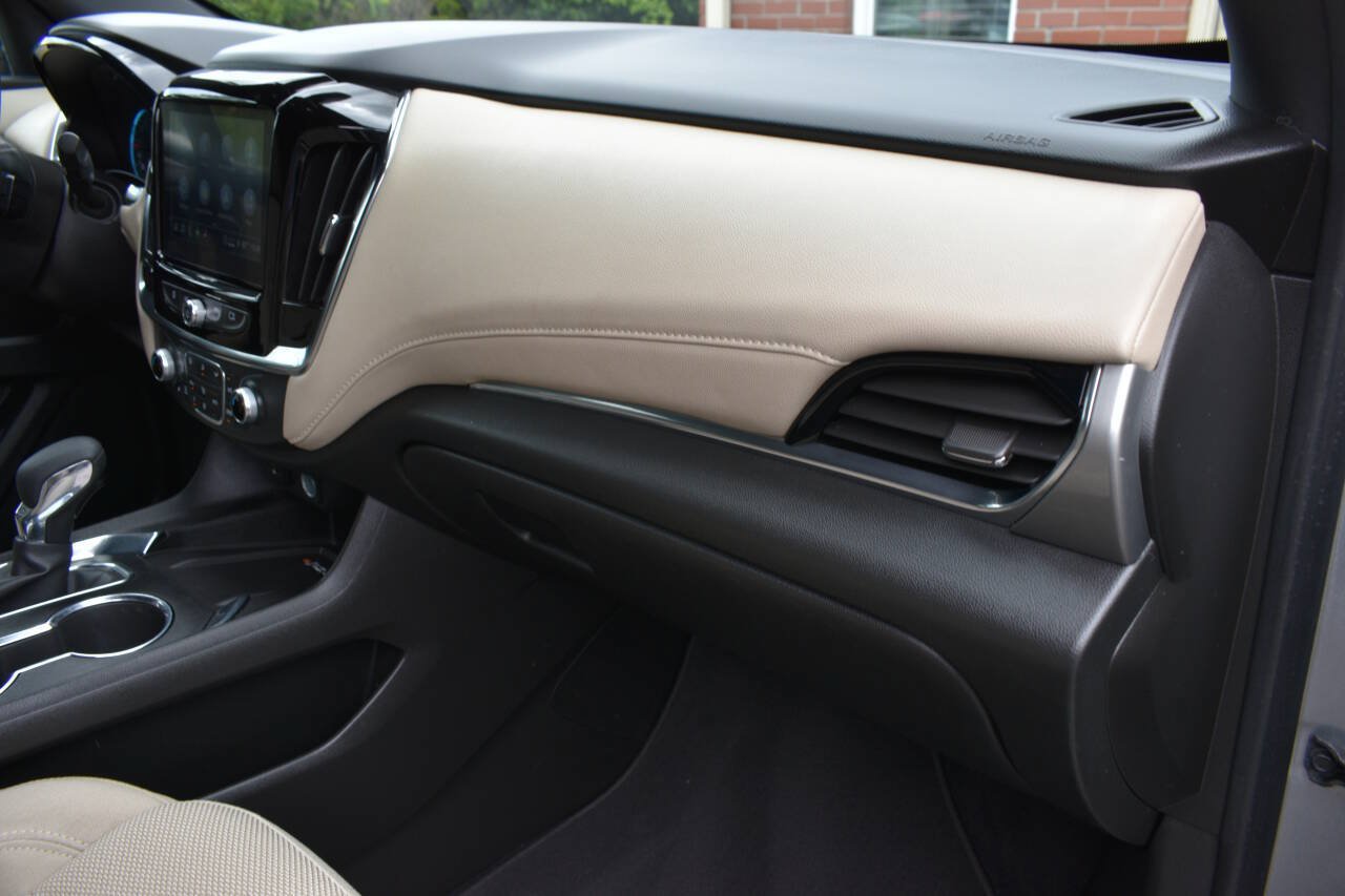Used 2023 Chevrolet Traverse LT w/ LPO, Cargo Package AWD/4WD image 24