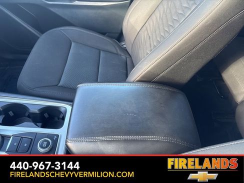 Used 2022 Ford Explorer XLT image 27