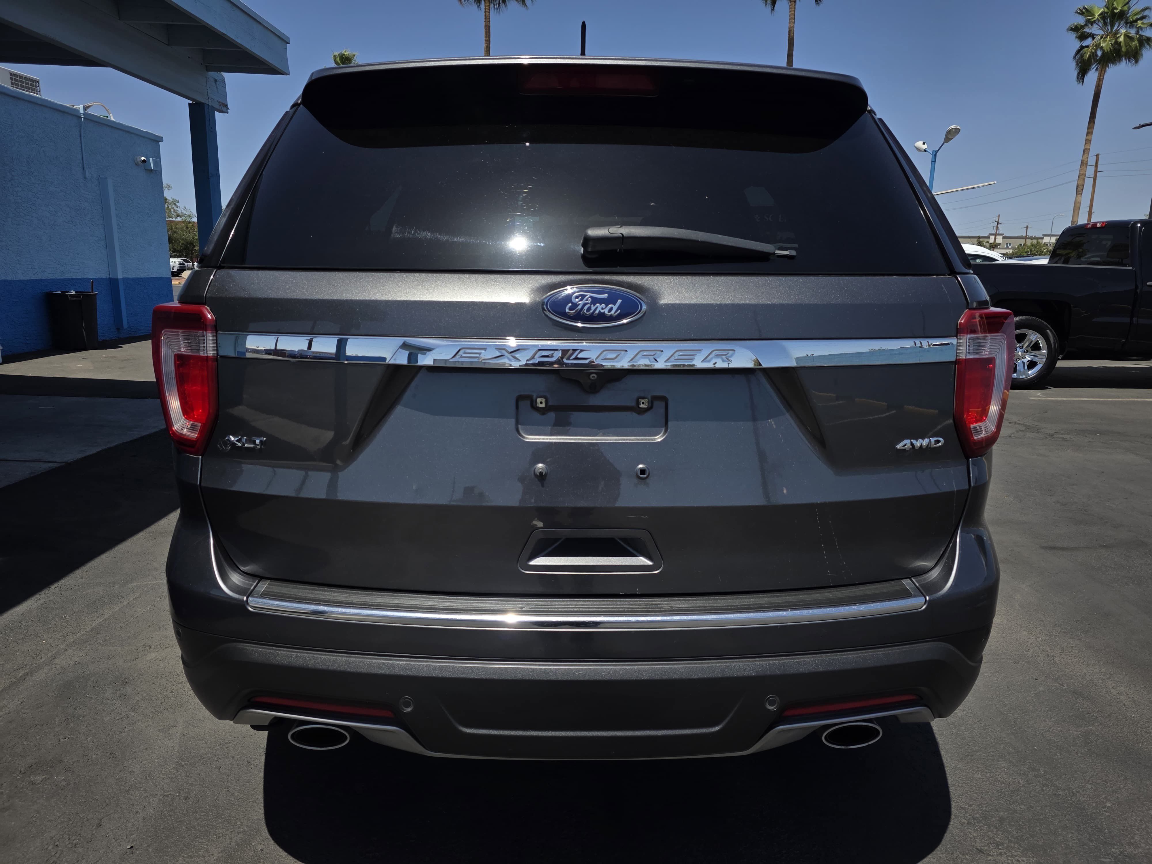 Used 2018 Ford Explorer XLT w/ Equipment Group 201A AWD/4WD image 4