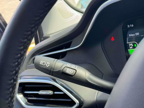 Used 2022 Chevrolet Bolt EUV LT w/ Convenience Package image 22