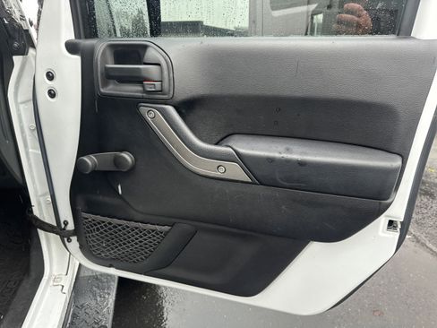 Used 2014 Jeep Wrangler Unlimited Sport w/ Trailer Tow Group image 20