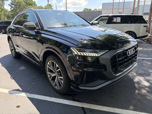 Used 2023 Audi Q8 Premium Plus AWD/4WD image 2