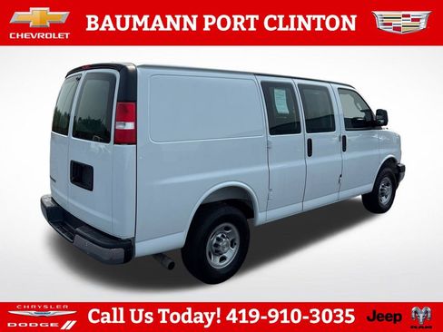 Used 2025 Chevrolet Express 2500 w/ Driver Convenience Package RWD image 5