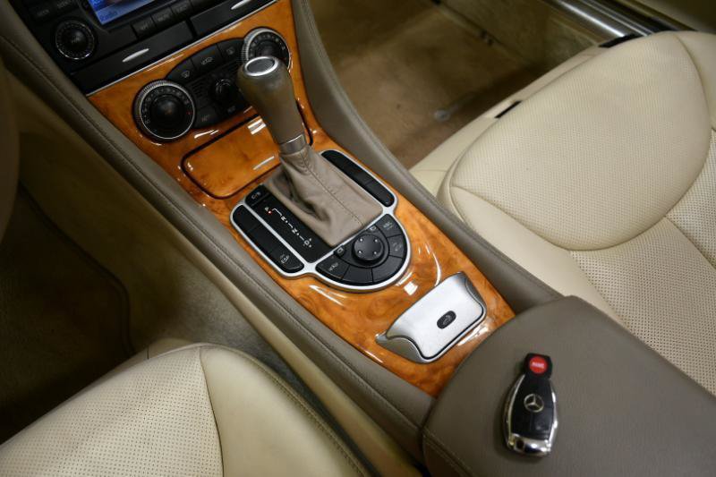 Used 2008 Mercedes-Benz SL 550 w/ P1 Pkg image 41