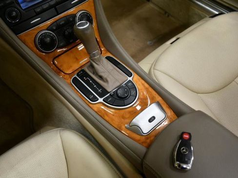 Used 2008 Mercedes-Benz SL 550 w/ P1 Pkg image 41