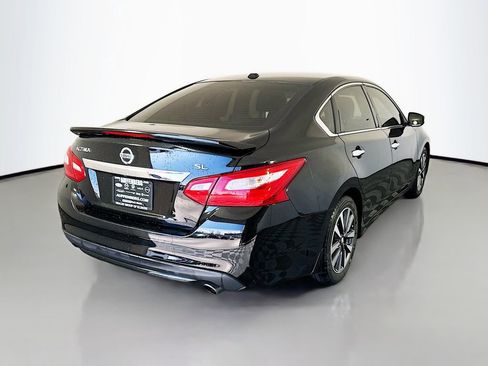 Used 2017 Nissan Altima 2.5 SL w/ 2.5 Technology Package image 7