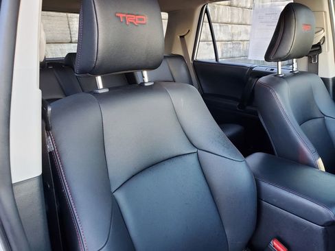 Used 2020 Toyota 4Runner TRD Off-Road Premium image 34