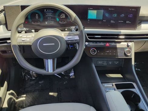 Used 2025 Hyundai Sonata SEL FWD image 6