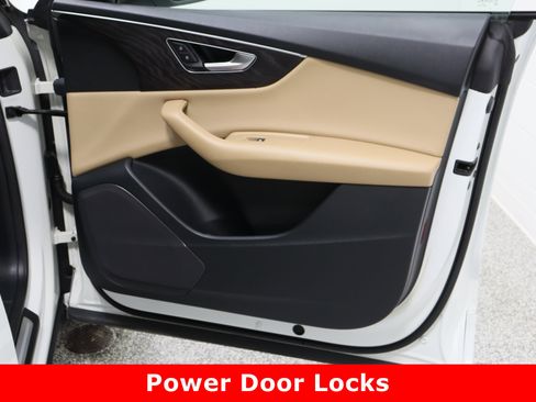 Used 2019 Audi Q8 Premium w/ Convenience Package image 38