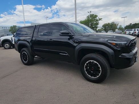 Used 2026 Toyota Tacoma TRD Off-Road w/ TRD Off Road Upgrade Package AWD/4WD image 12