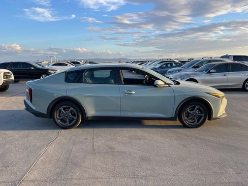 Used 2025 Kia K4 FWD image 3