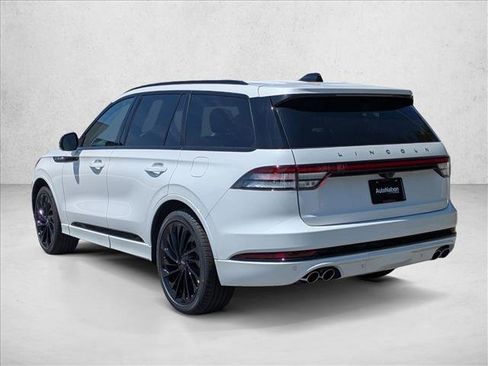 New 2026 Lincoln Aviator Reserve RWD image 2