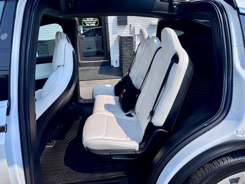 Used 2019 Tesla Model X Long Range AWD/4WD image 12