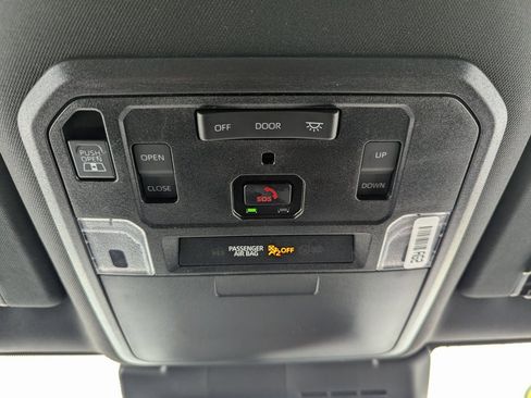 Used 2024 Toyota Tacoma TRD Off-Road image 23