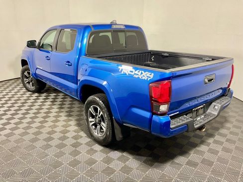 Used 2018 Toyota Tacoma TRD Sport AWD/4WD image 13