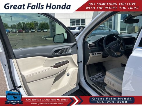 Used 2023 GMC Acadia Denali AWD/4WD image 11