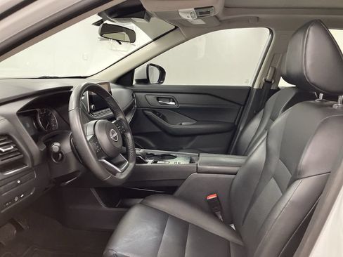 Used 2024 Nissan Rogue SV w/ SV Premium Package FWD image 11