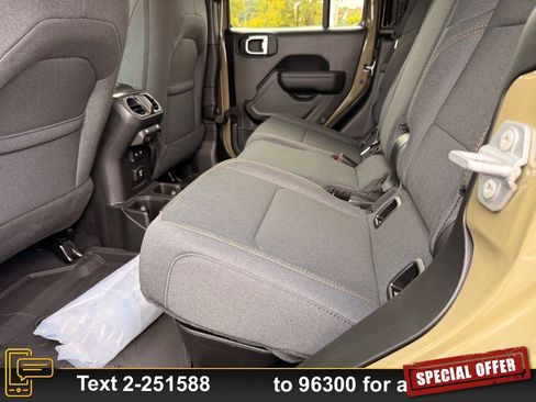 New 2025 Jeep Gladiator Sport image 8