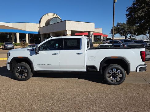 New 2026 GMC Sierra 2500 Denali w/ Denali Reserve Package AWD/4WD image 2