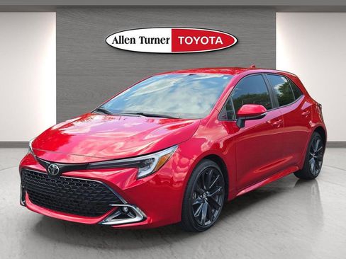 Used 2023 Toyota Corolla XSE FWD image 4